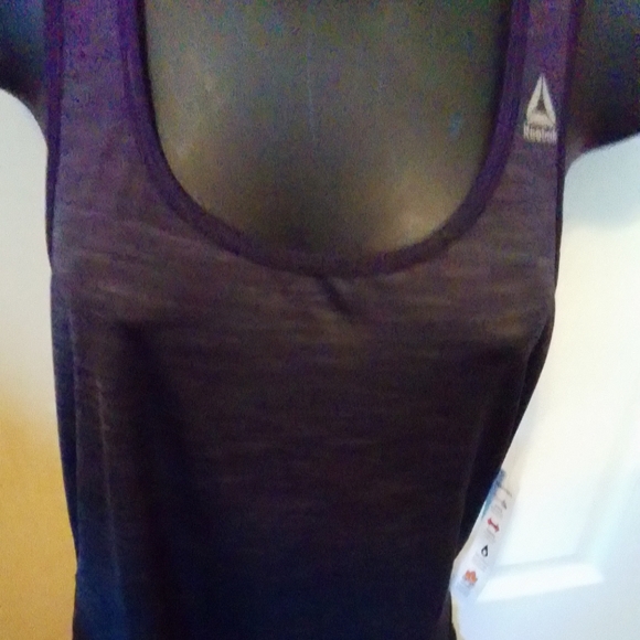 Reebok Runner Tank top NWT - Picture 3 of 6